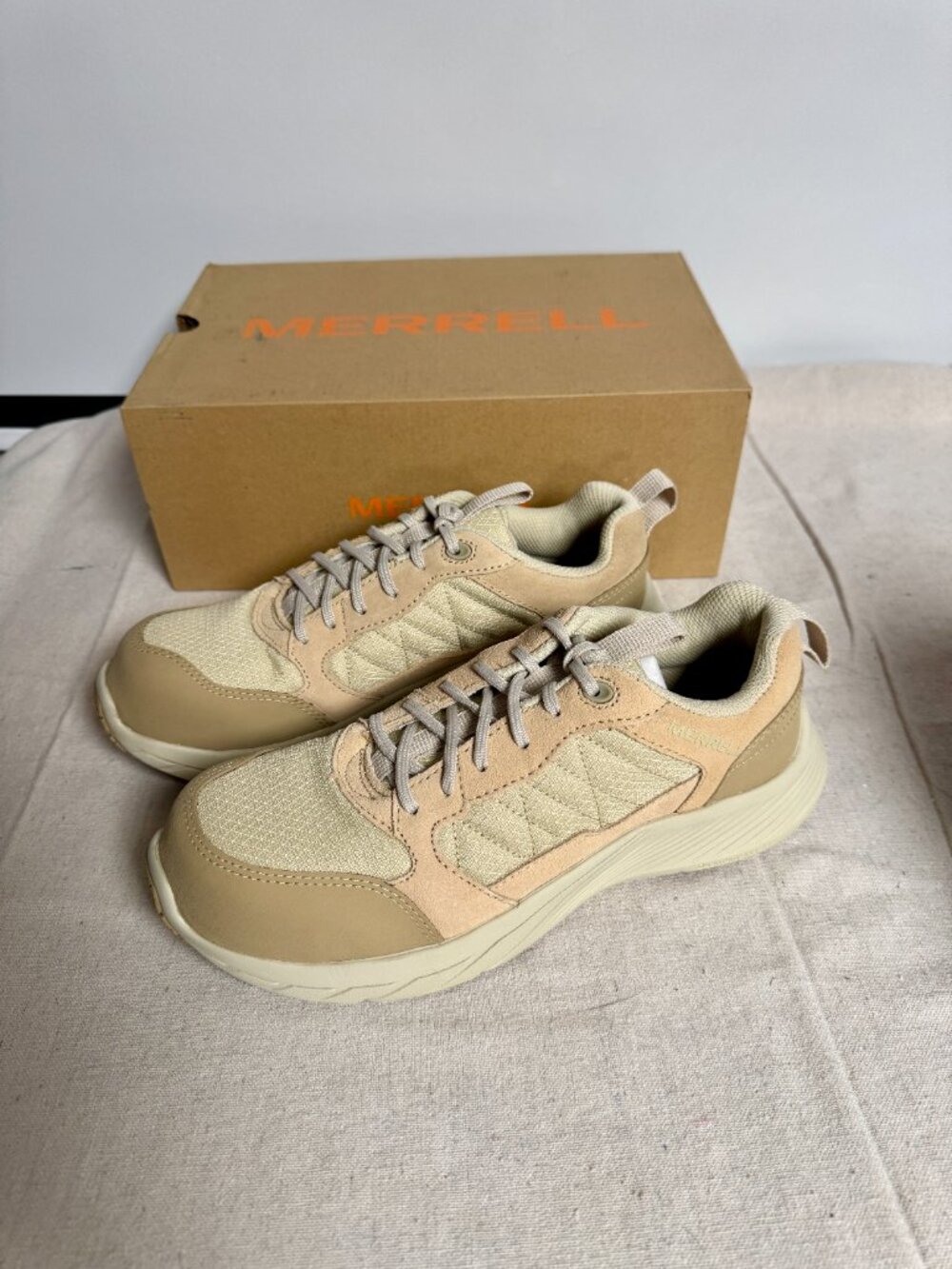 Size 8.5 Merrell Alpine Sneaker CF Shoes Women’s Sand Beige Slip / Oil Resistant